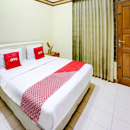 Oyo 90066 Tobana Pejaten House Jakarta Exterior photo